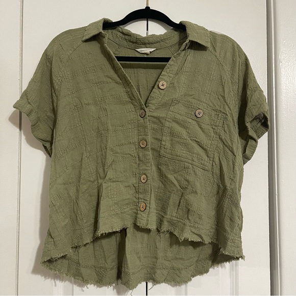 green button up shirt - Picture 1 of 3